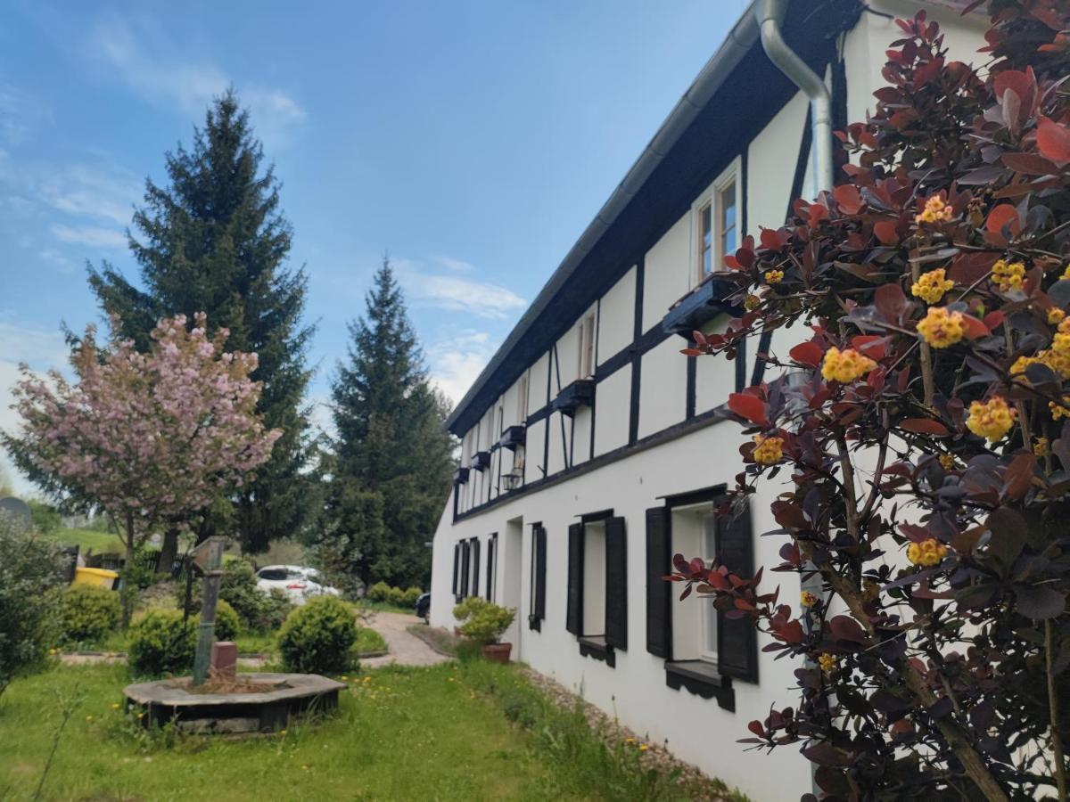 Lusatia Farm Лесьна Экстерьер фото