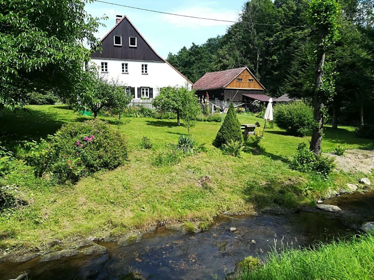 Lusatia Farm Лесьна Экстерьер фото